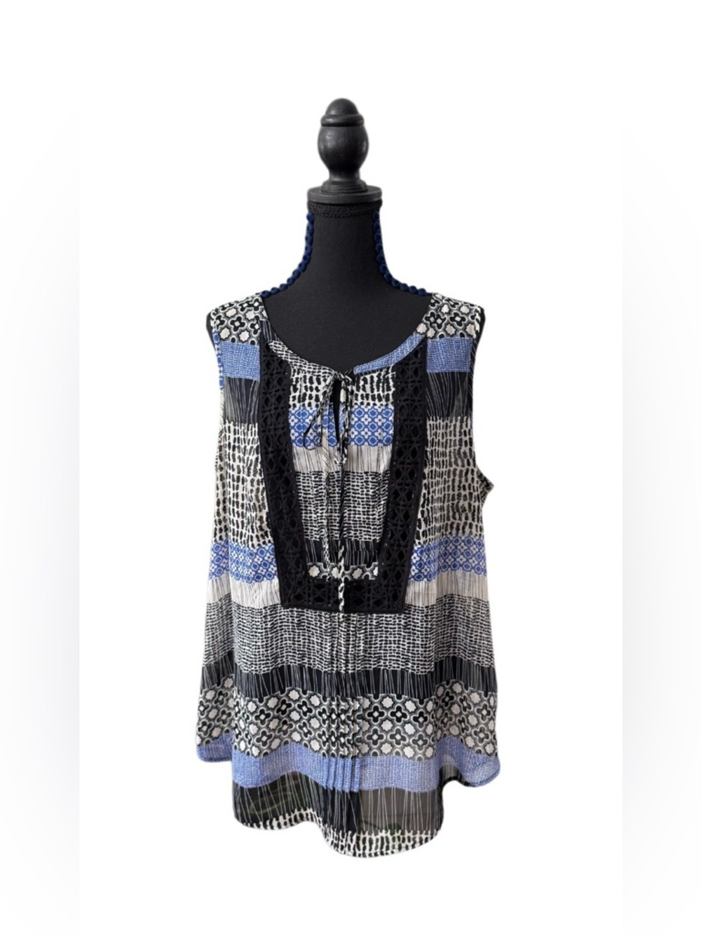 Black Rainn Blue Black White Printed Sleeveless Blouse